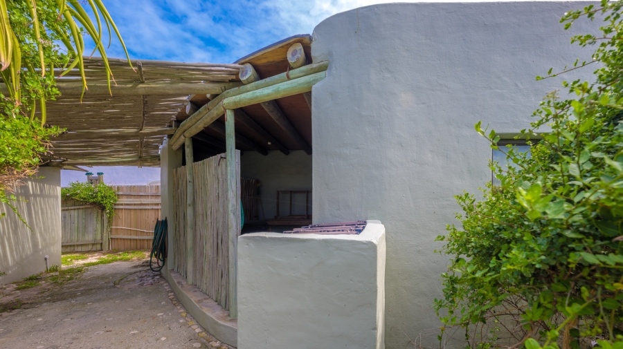 6 Bedroom Property for Sale in Suiderstrand Western Cape